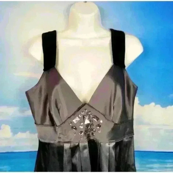 SIMPLY VERA Woman's GUNSMOKE GREY Fitted Side Zip Shimmery STRETCH size 10 - Picture 5 of 8